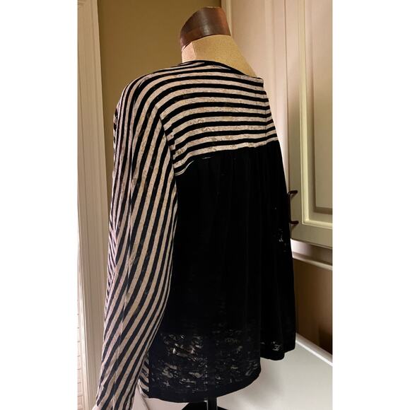 ANTHROPOLOGIE Small Womens Top Striped Lightweight Long Sleeve Black Casual - Picture 3 of 7